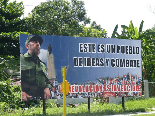 Immense affiche cubaine